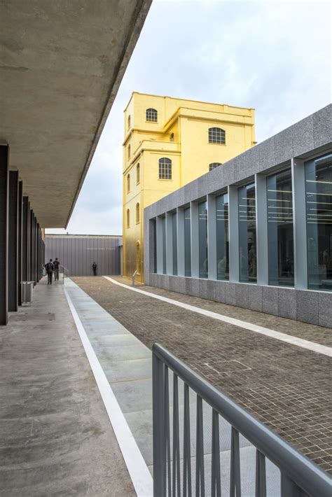 fondazione prada come arrivarci|prada rem koolhaas.